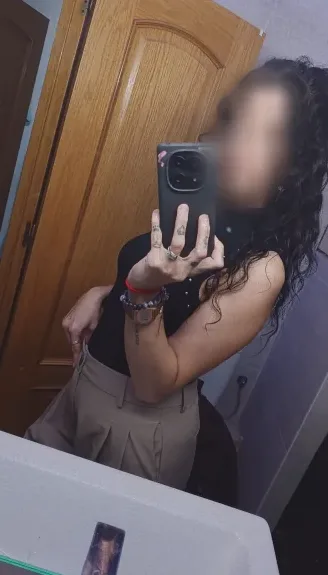 Andrea, 34